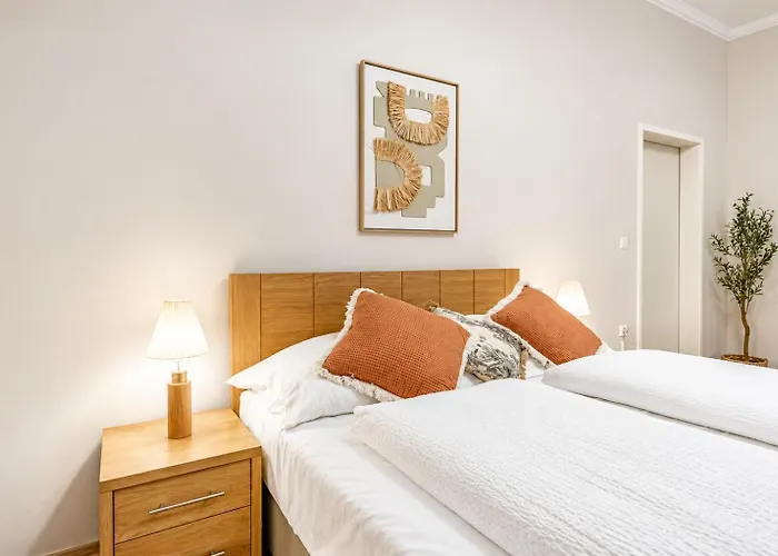 Apartment Stylish Modern For 4p With Private Garden *