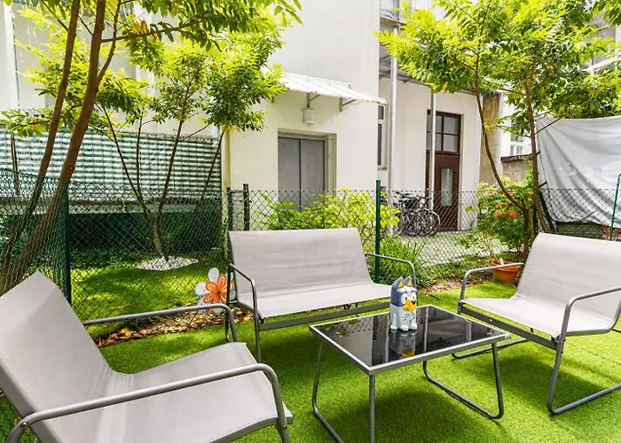 Stylish Modern For 4p With Private Garden Vienna