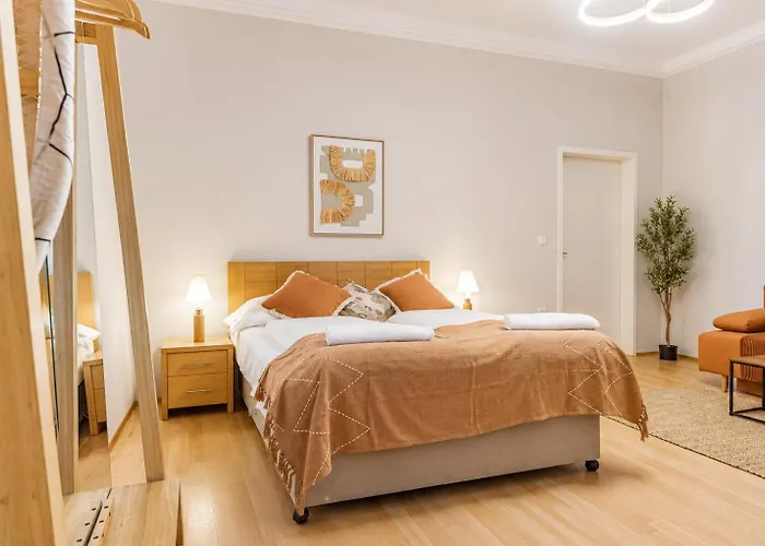 Apartment Stylish Modern For 4p With Private Garden
